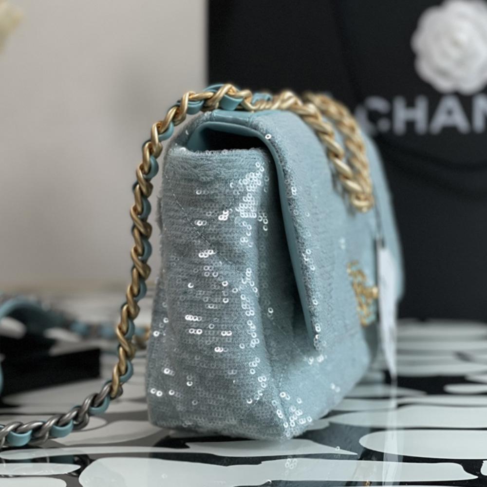 chanel-flap-bag-12 Crossbody