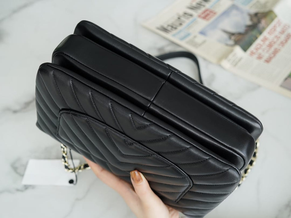 chanel-trendy-cc25-pre-owned-medium-chevron-trendy-handbag-25cm Handle