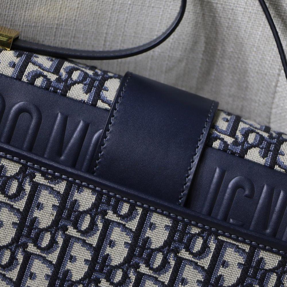 30-montaigne-bag-10 Crossbody
