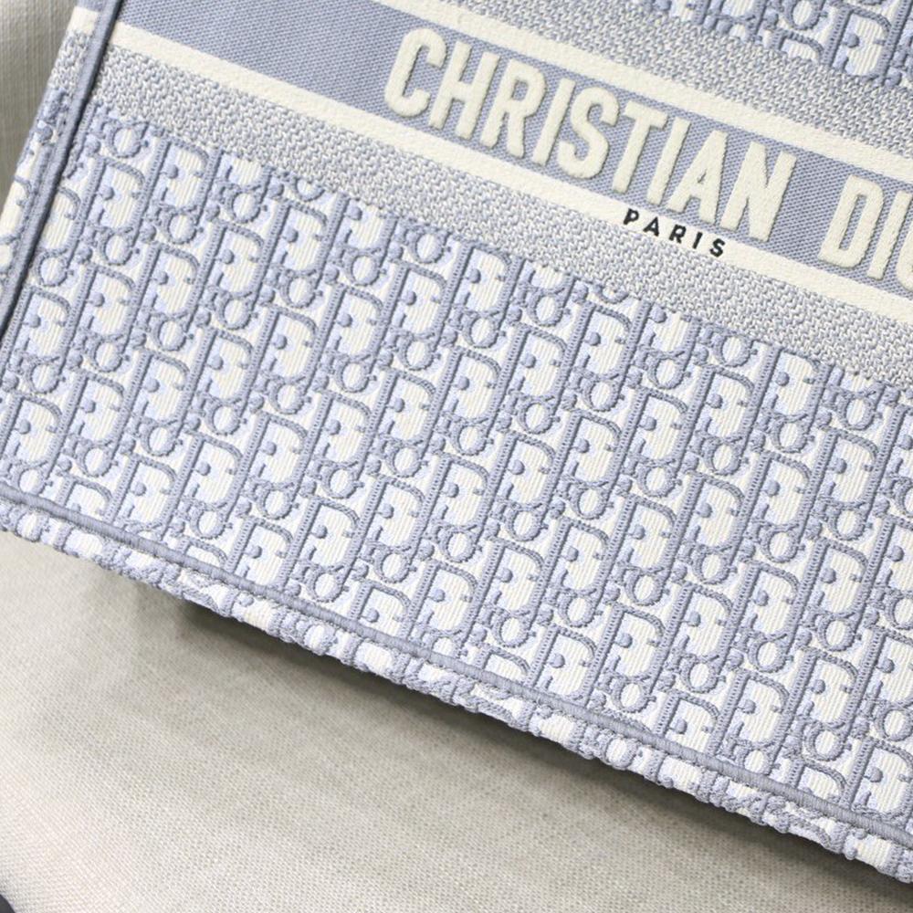dior-book-tote-11 Tote