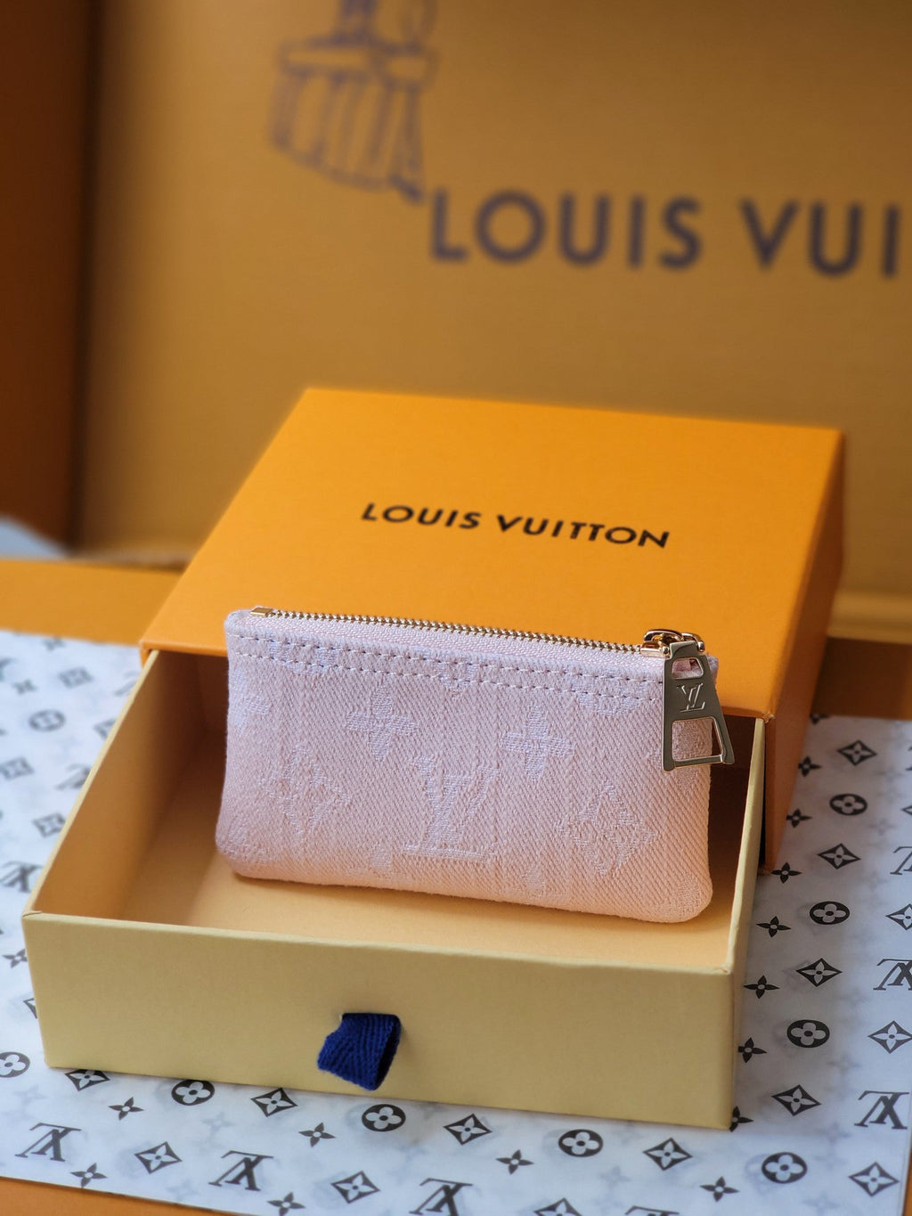 lv-denim-key-pouch-pink ohter