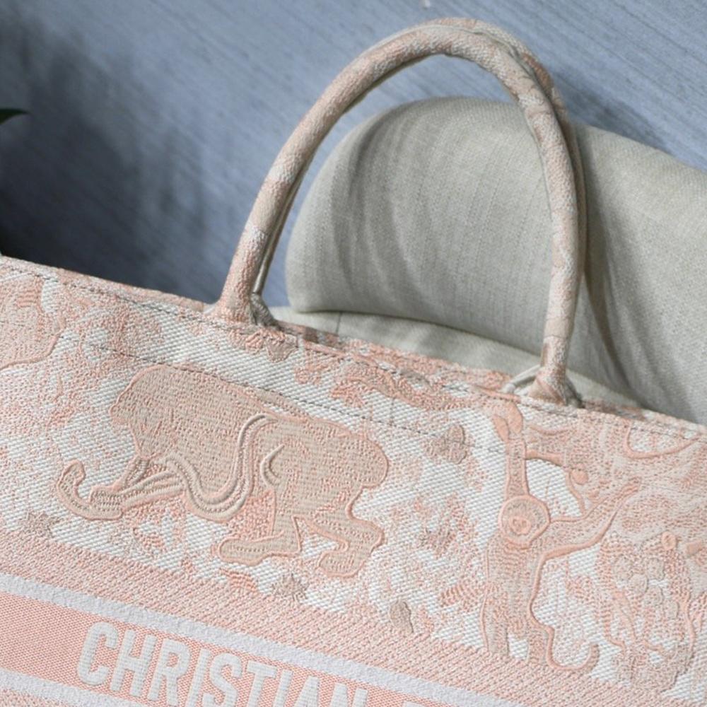 dior-book-tote-8 Tote