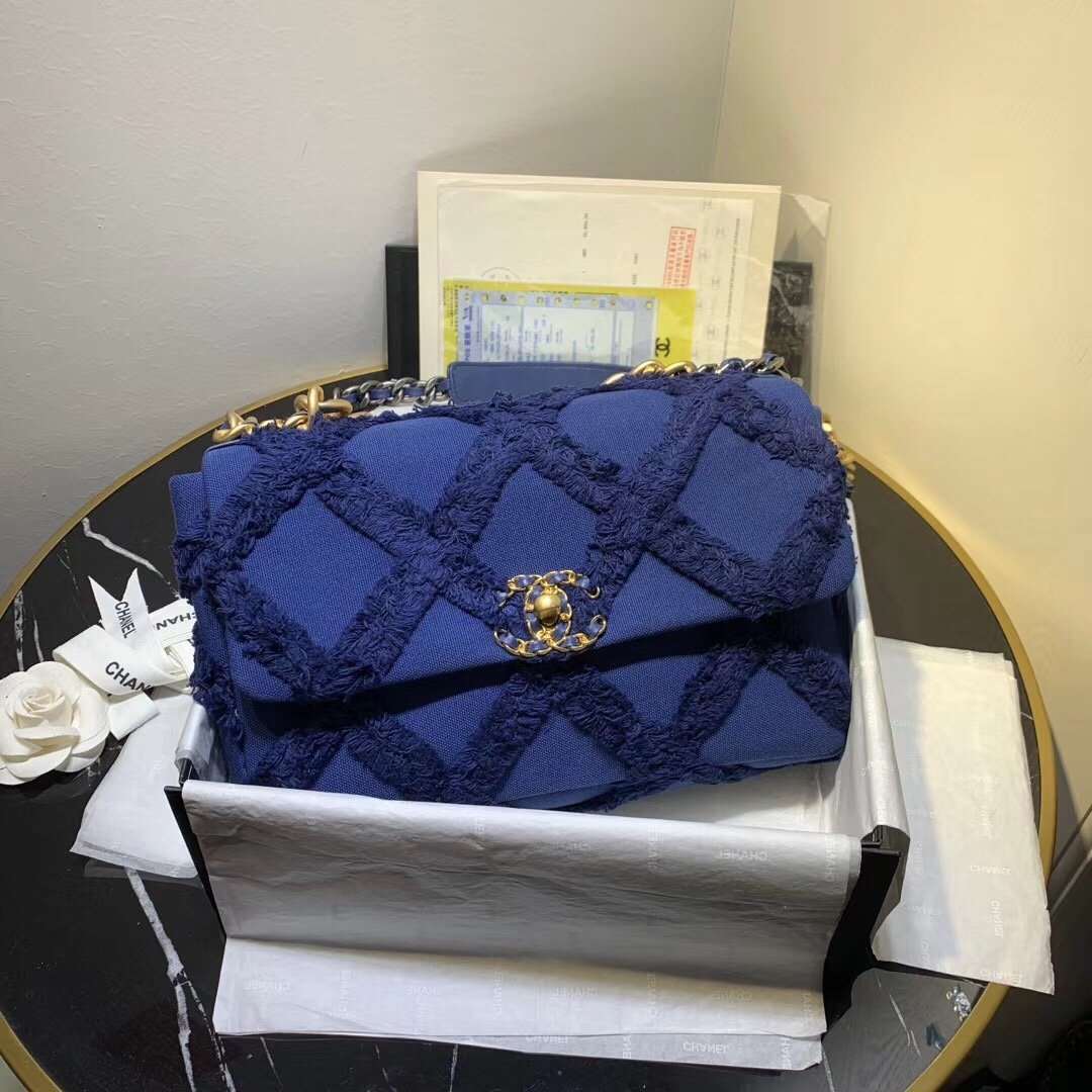 chanel-19-flap-bag-5 Crossbody