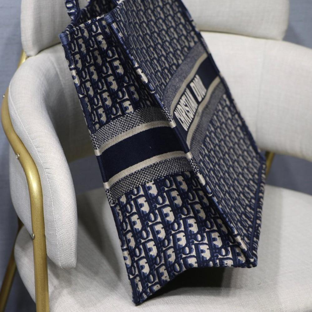 dior-book-tote-18 Tote