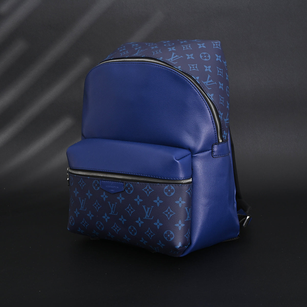louis-vuitton-discovery-backpack-monogram-canvas-in-blue ohter