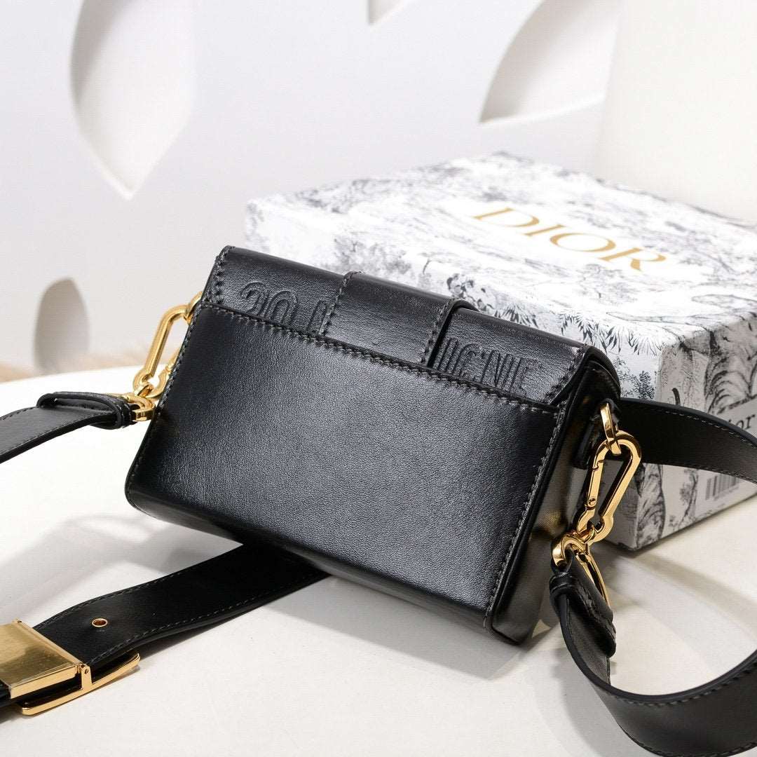 30-montaigne-flap-bag Shoulder
