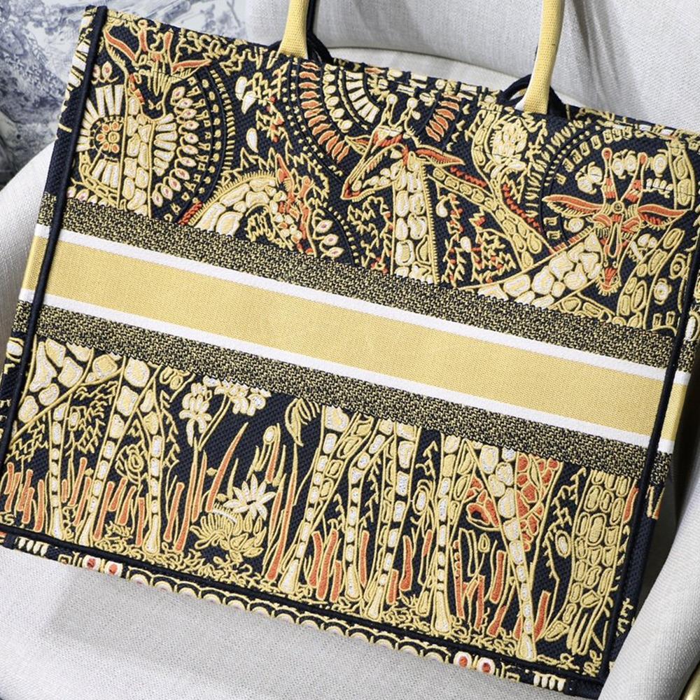 dior-book-tote-5 Tote