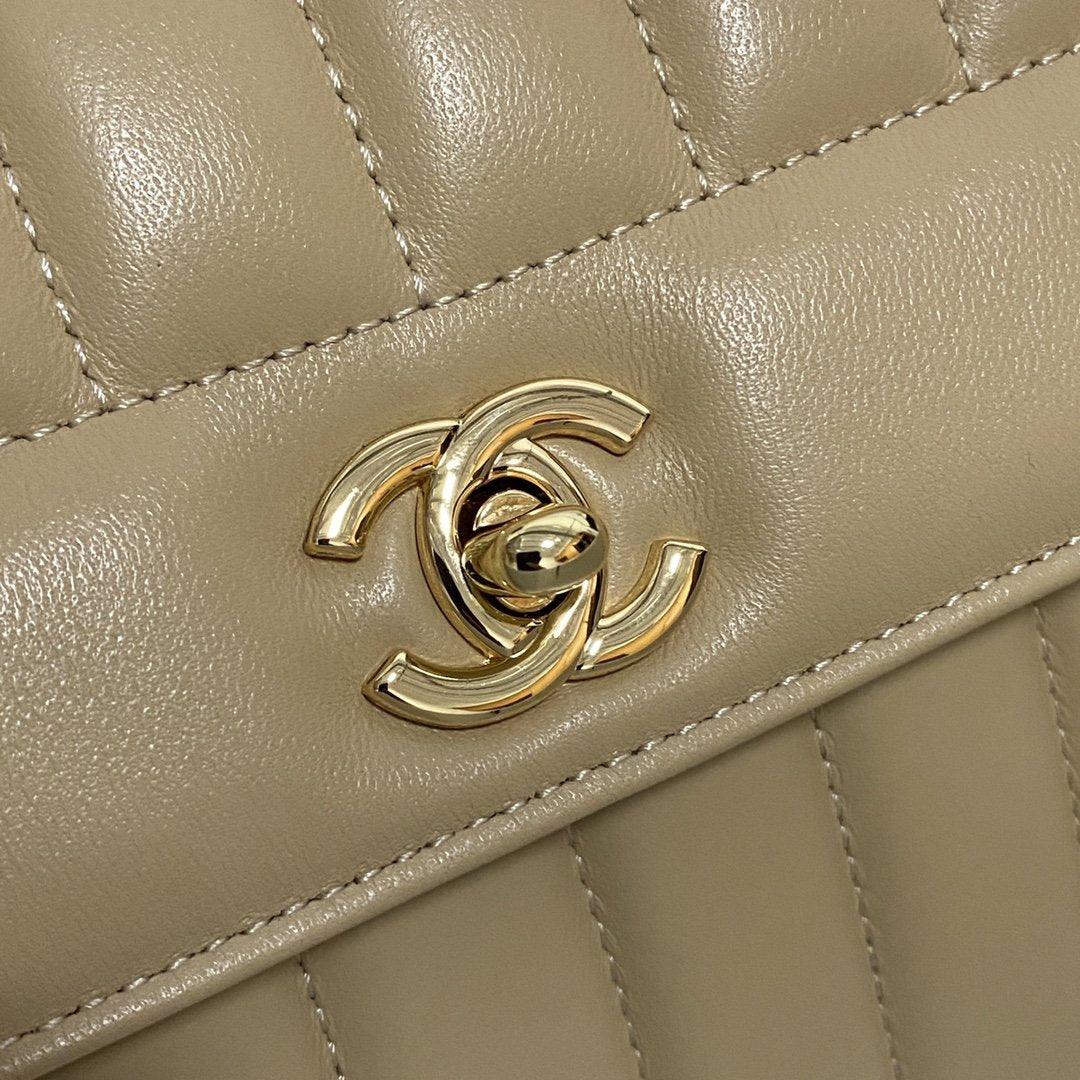 chanel-flap-bag-2 Crossbody