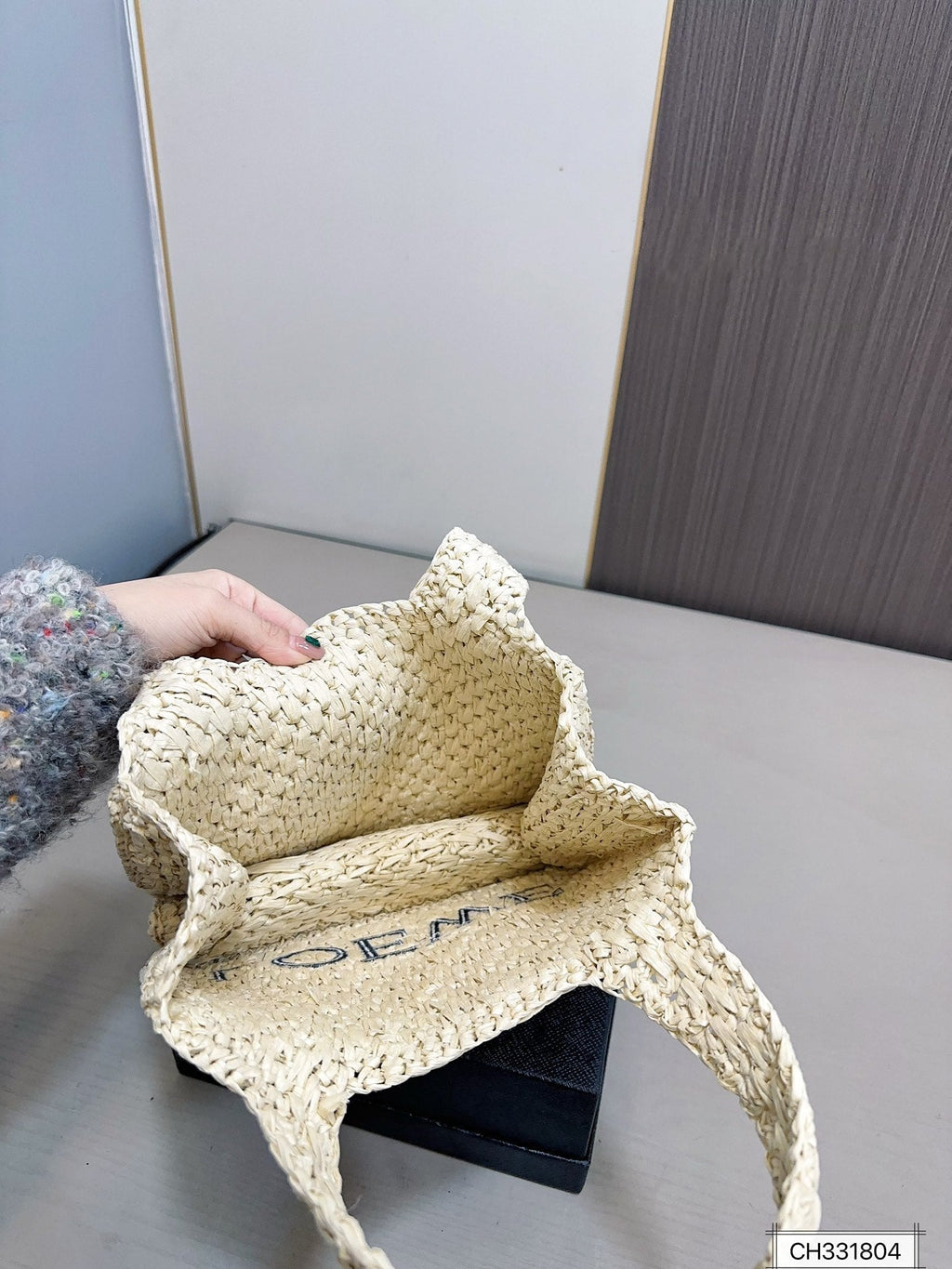 loewe-trend-straw-tote-bag-24x19cm Tote