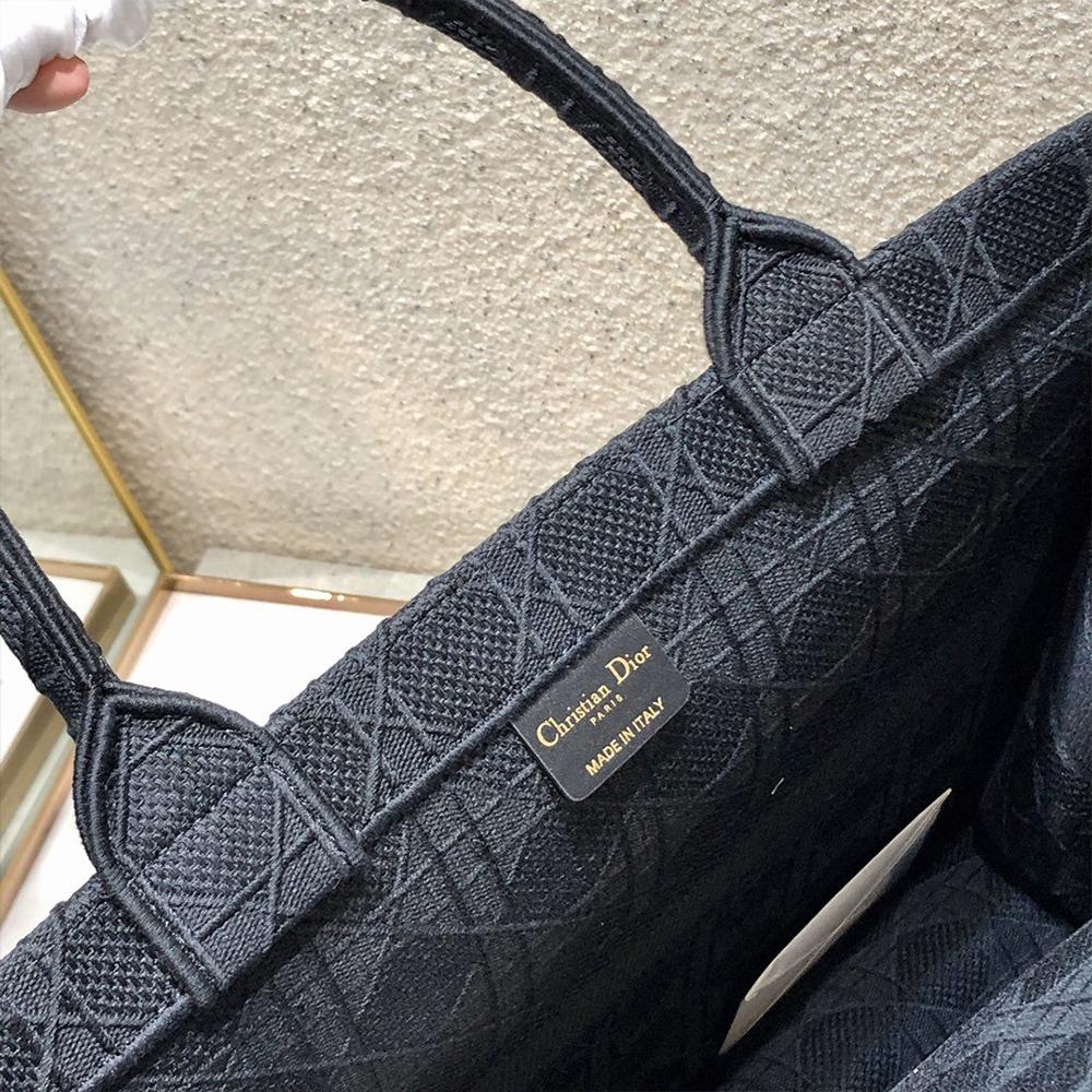dior-book-tote-15 Tote