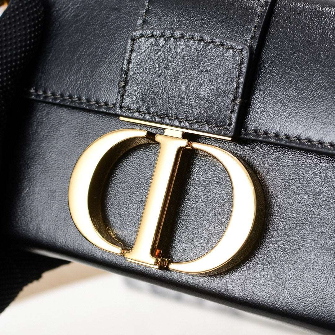 30-montaigne-flap-bag Shoulder