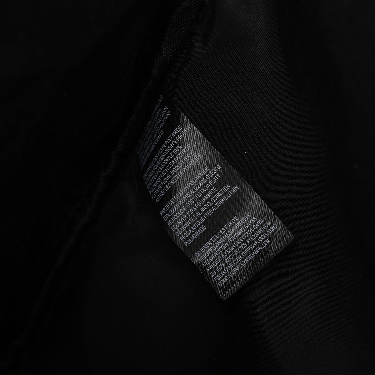 balenciaga-x-adidas-large-duffel-travel-bag-black-green-with-trefoil-logo-and-triple-stripes Handle