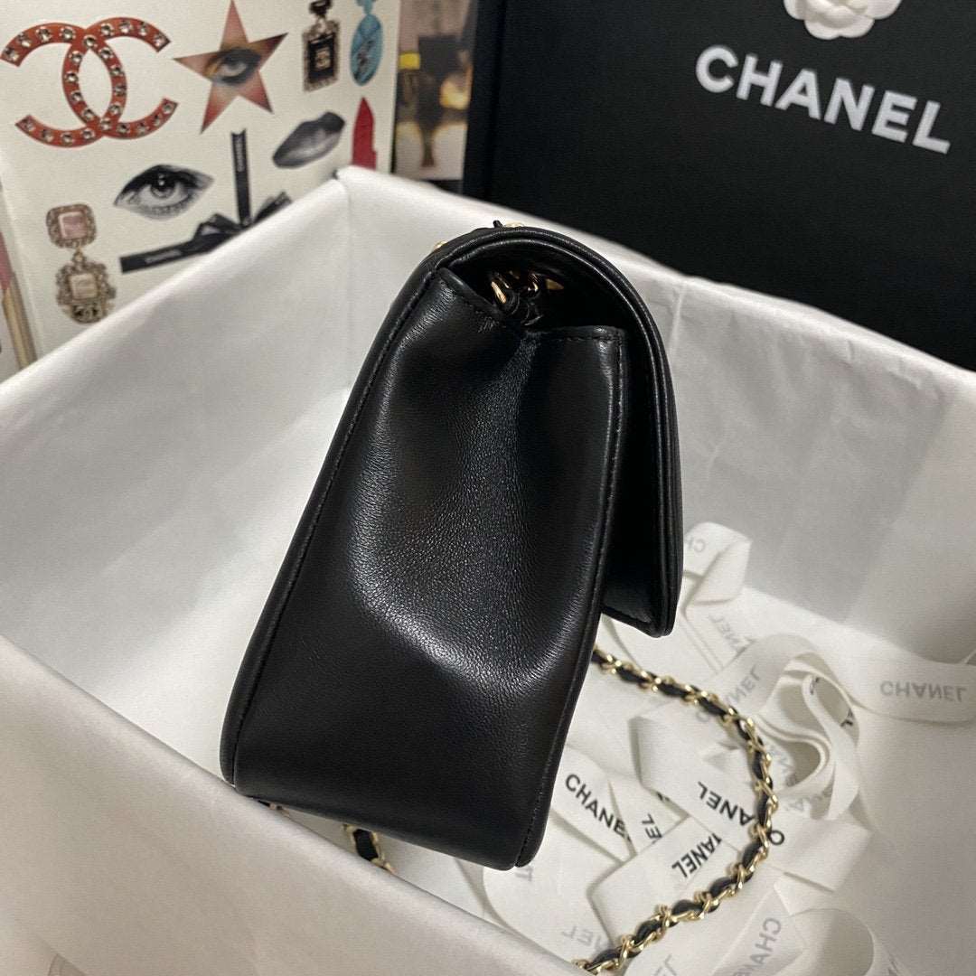 chanel-flap-bag-1 Crossbody