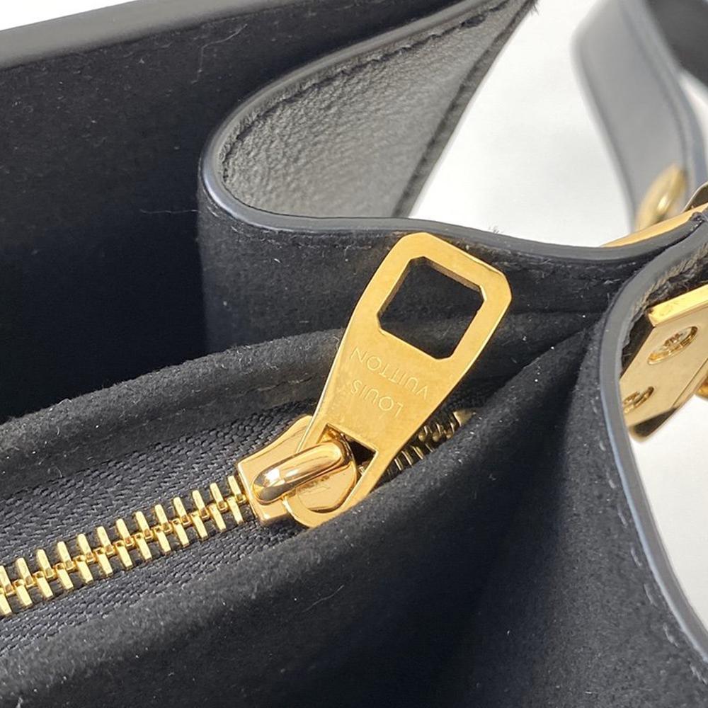 dauphine-mm Crossbody