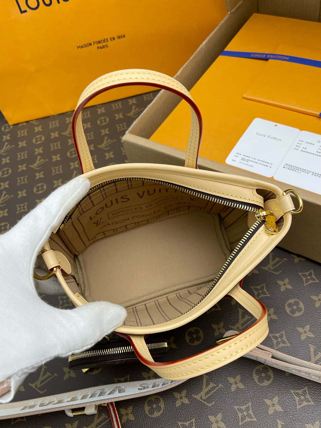 louis-vuitton-lv-neverfull-bag Tote