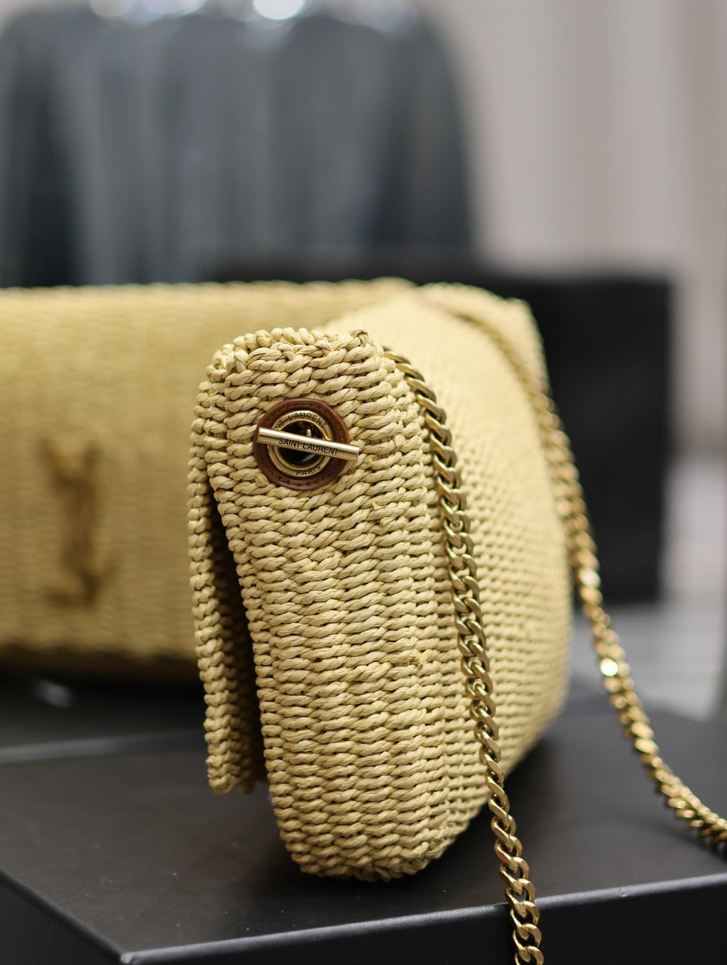 ysl-kate-in-raffia-28-5-20-6cm Crossbody