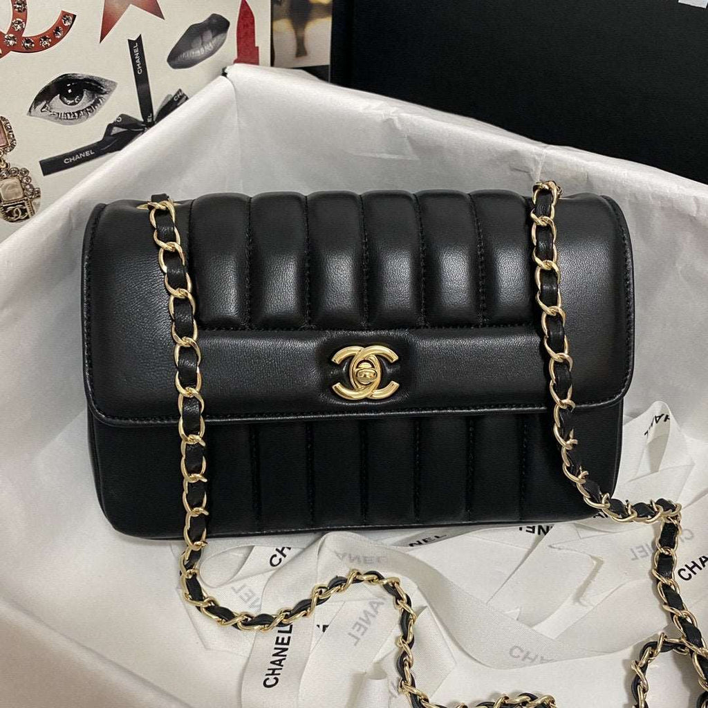 chanel-flap-bag-1 Crossbody