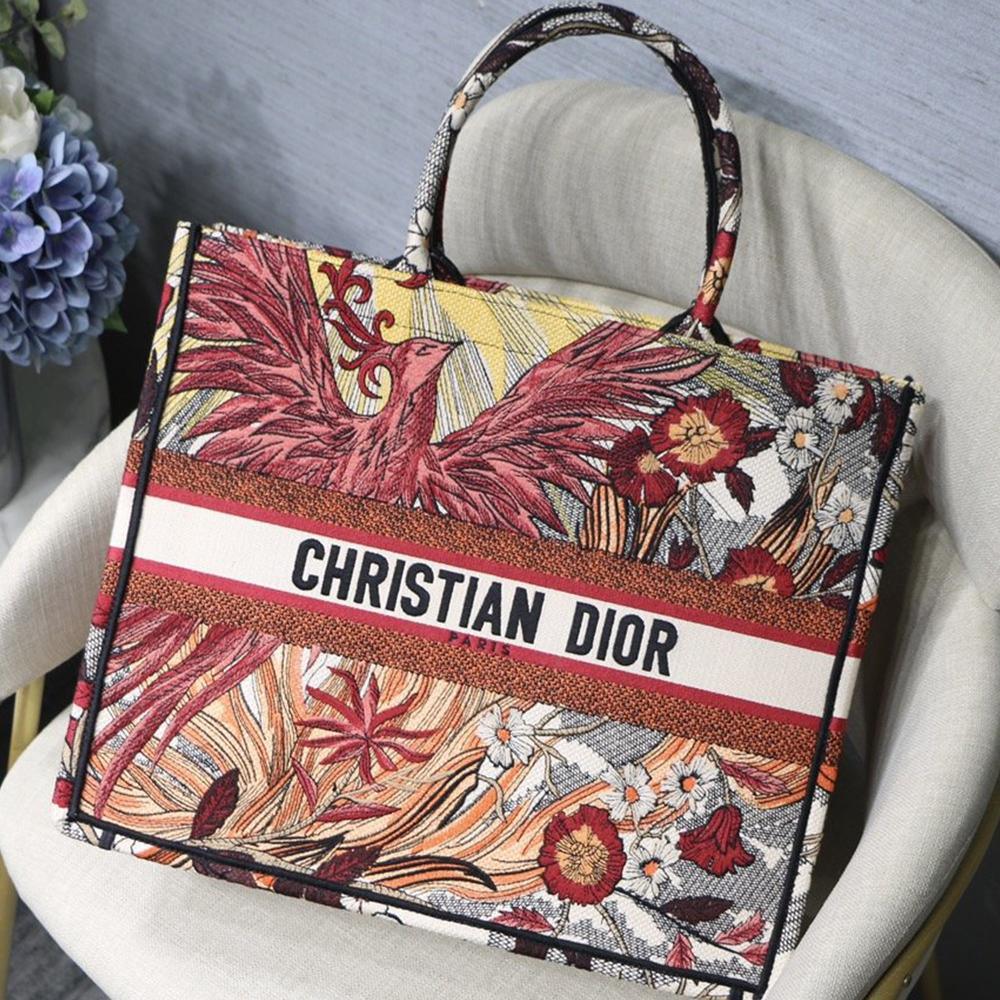 dior-book-tote-13 Tote