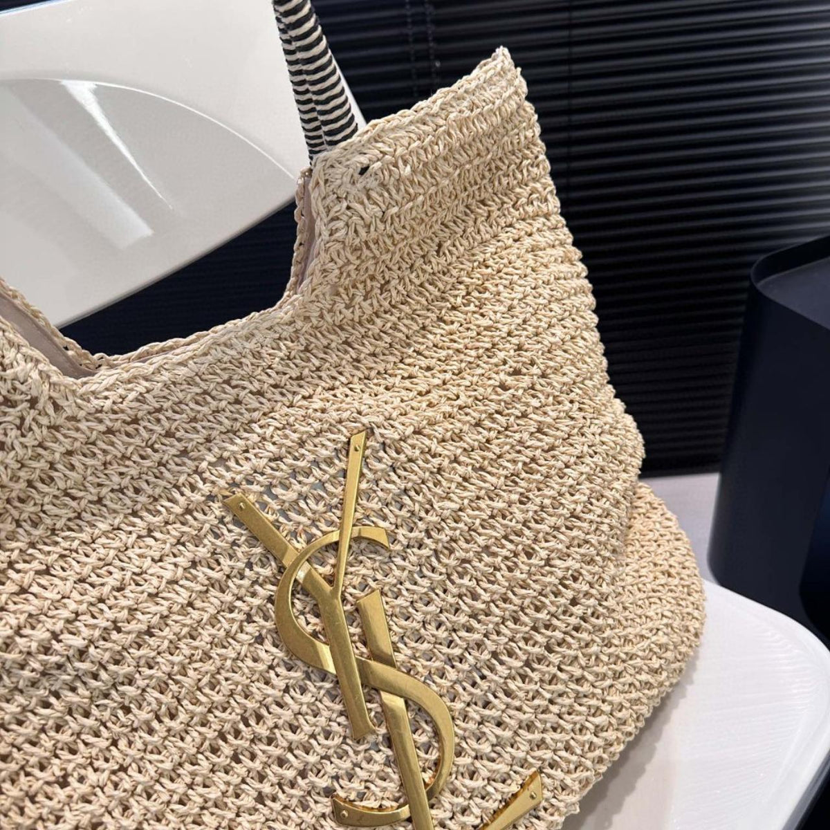 saint-laurent-ysl-raffia-bag Tote