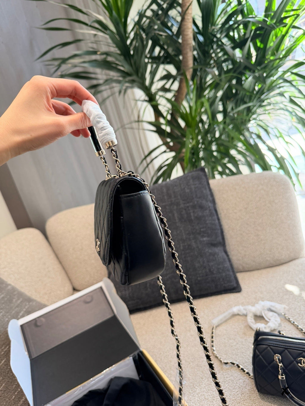 serenityll-2001119-chanel-bag-14-16-6-5cm Handle