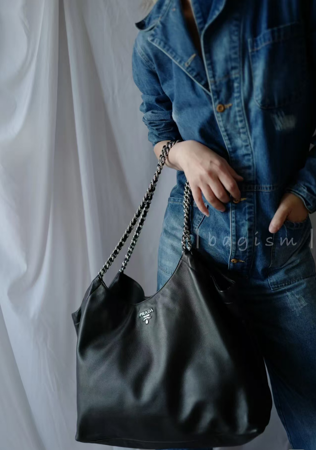 prada-vitello-soft-chain-handle-shoulder-bag-nero-48-x-33-x-20cm Shoulder