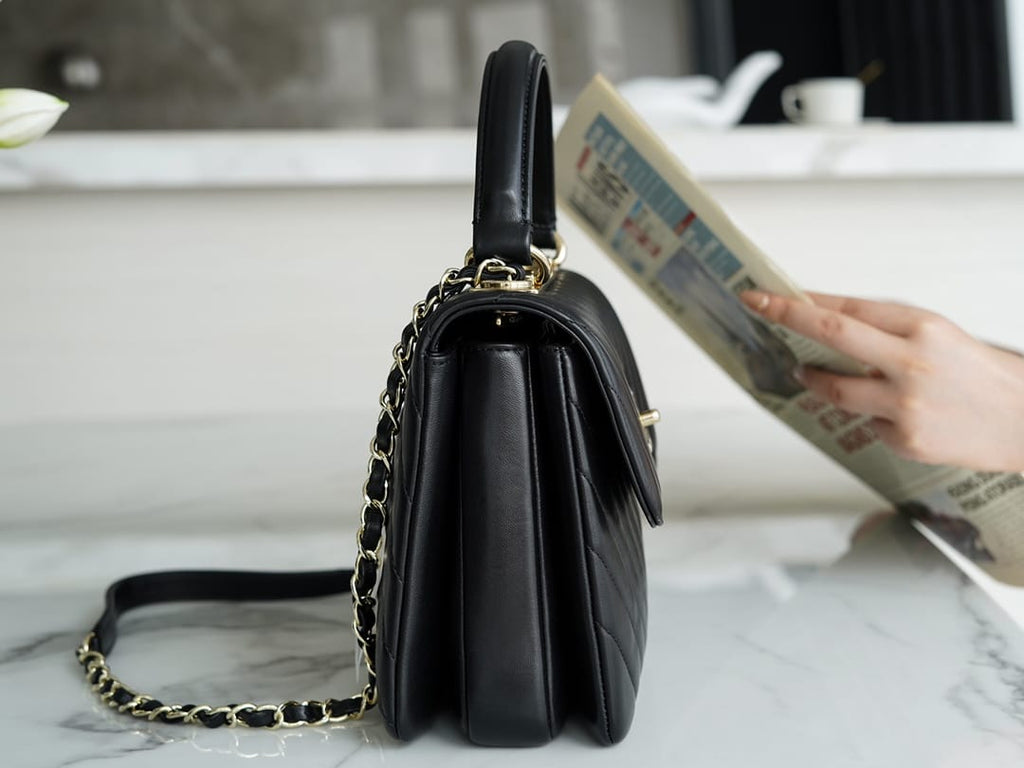 chanel-trendy-cc25-pre-owned-medium-chevron-trendy-handbag-25cm Handle