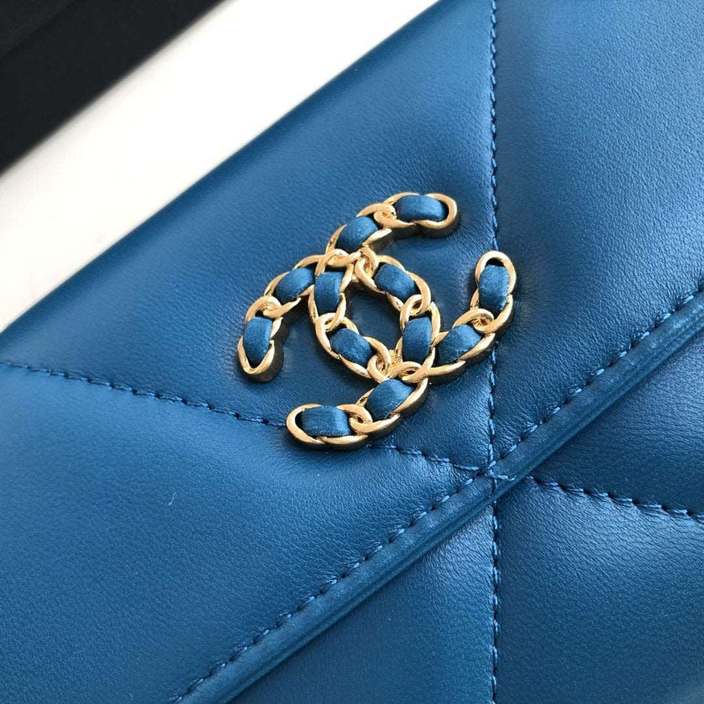 chanel-19-quilted-flap-wallet-copy ohter