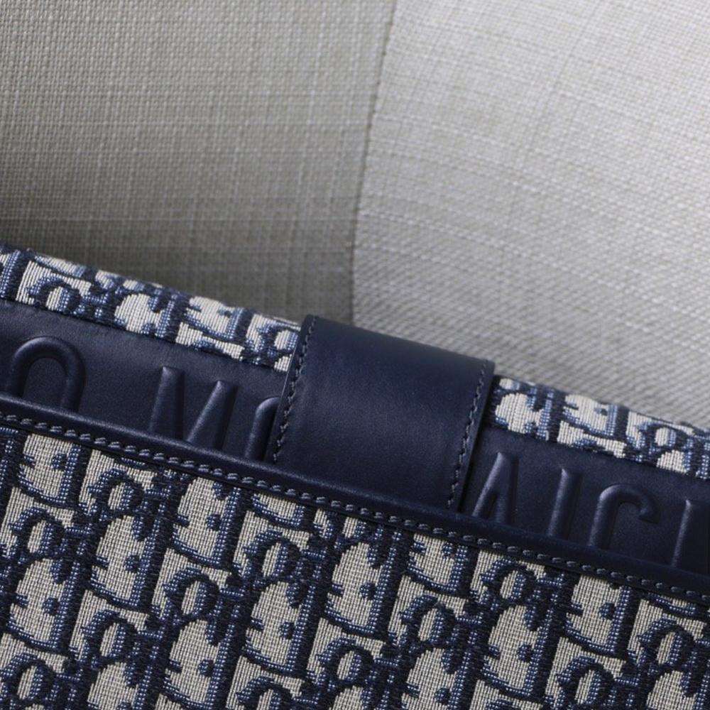 30-montaigne-pouch-6 Crossbody