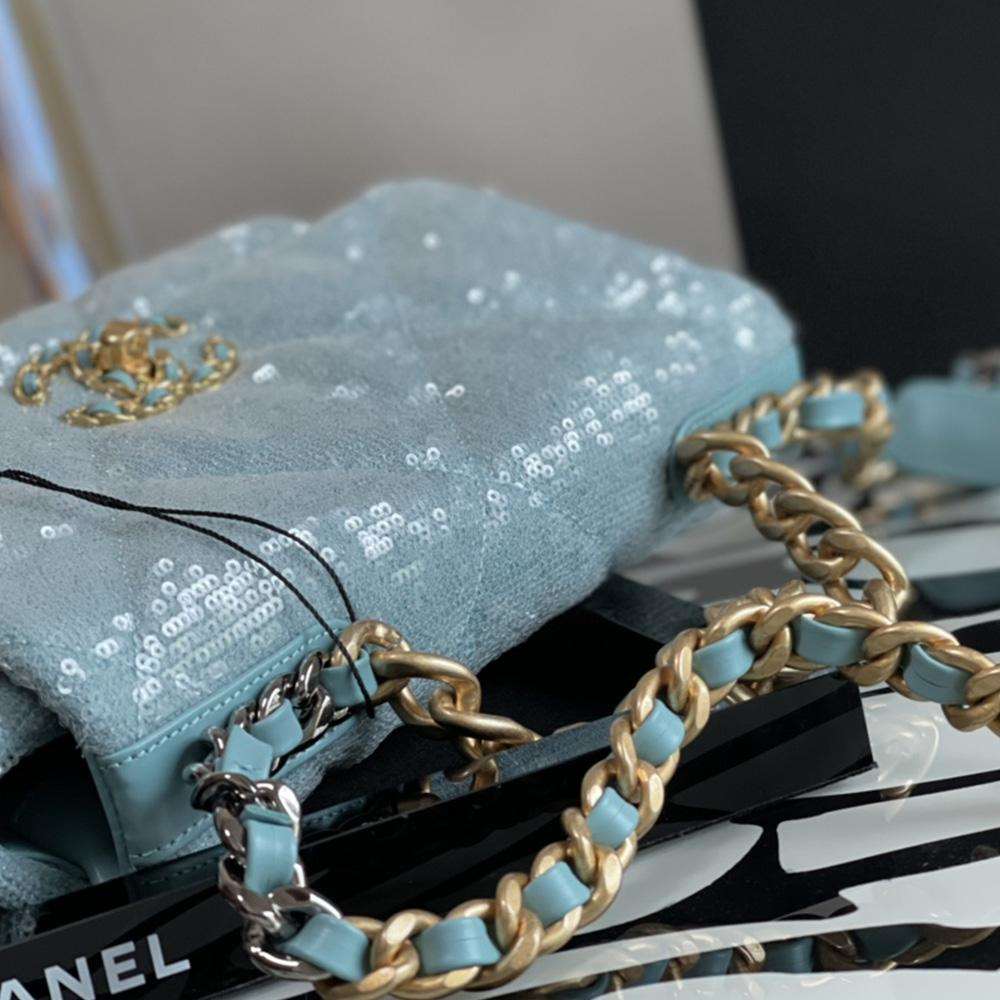 chanel-flap-bag-12 Crossbody