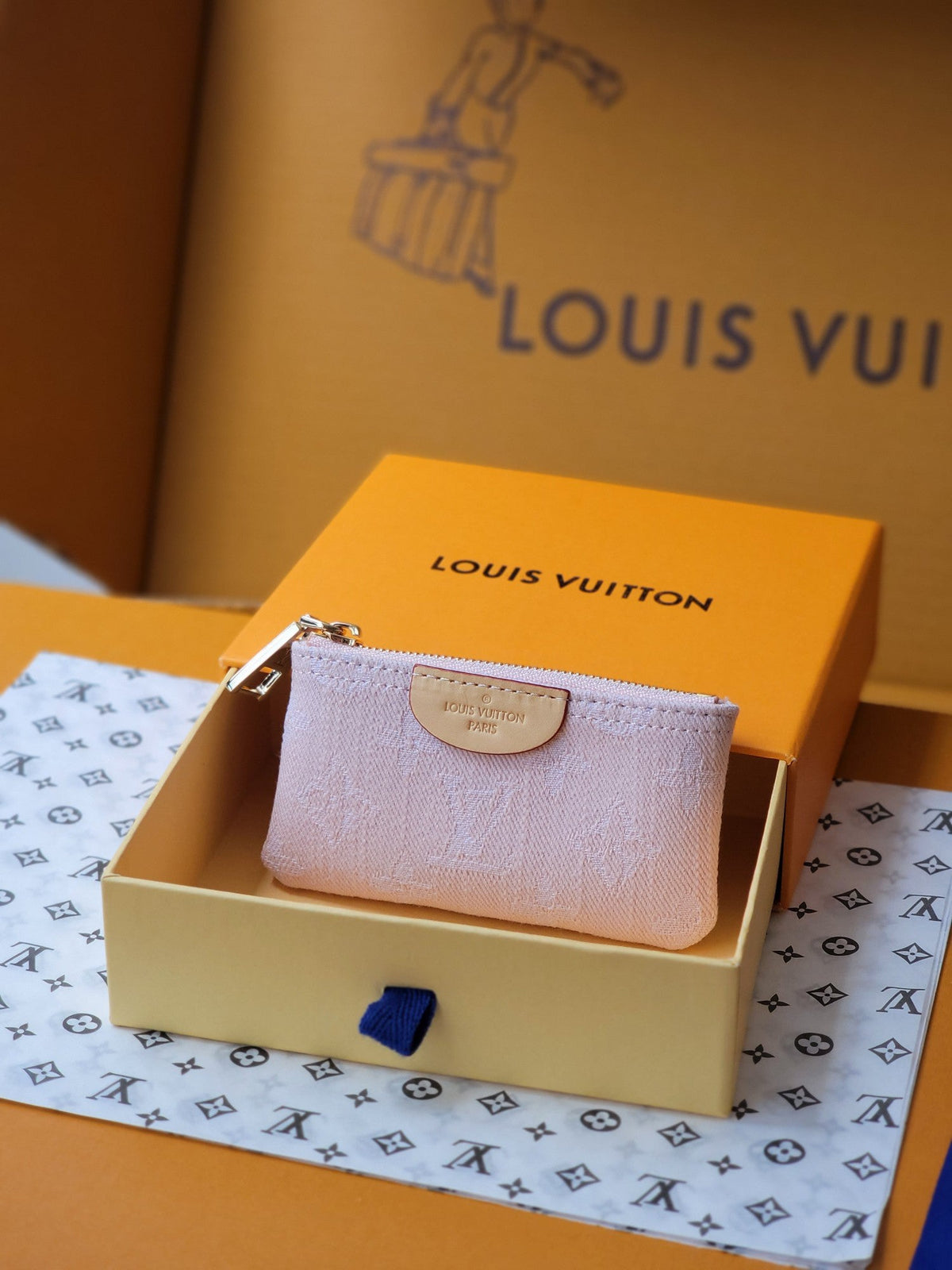 lv-denim-key-pouch-pink ohter