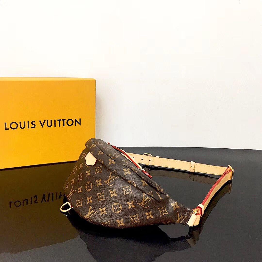 louis-vuitton-bumbag-monogram-canvas Handle