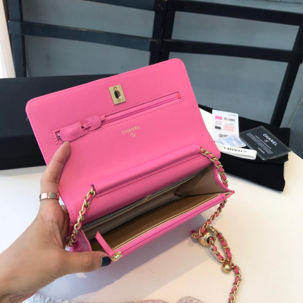chanel-logo-wallet-on-chain-pink ohter