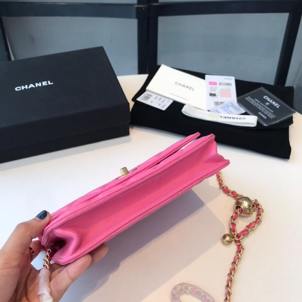 chanel-logo-wallet-on-chain-pink ohter