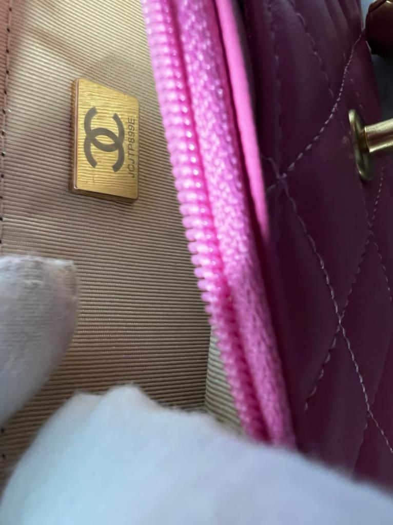 chanel-logo-wallet-on-chain-pink ohter