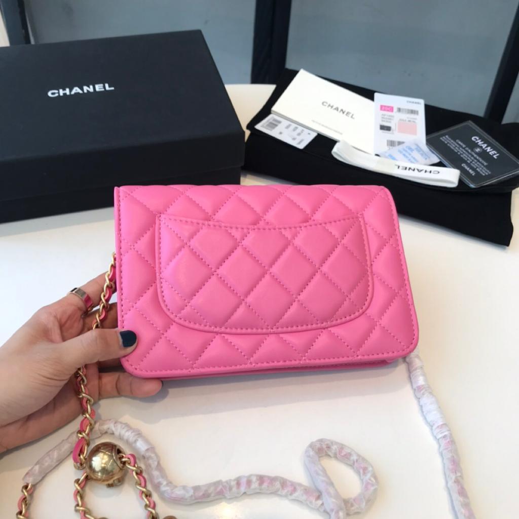 chanel-logo-wallet-on-chain-pink ohter
