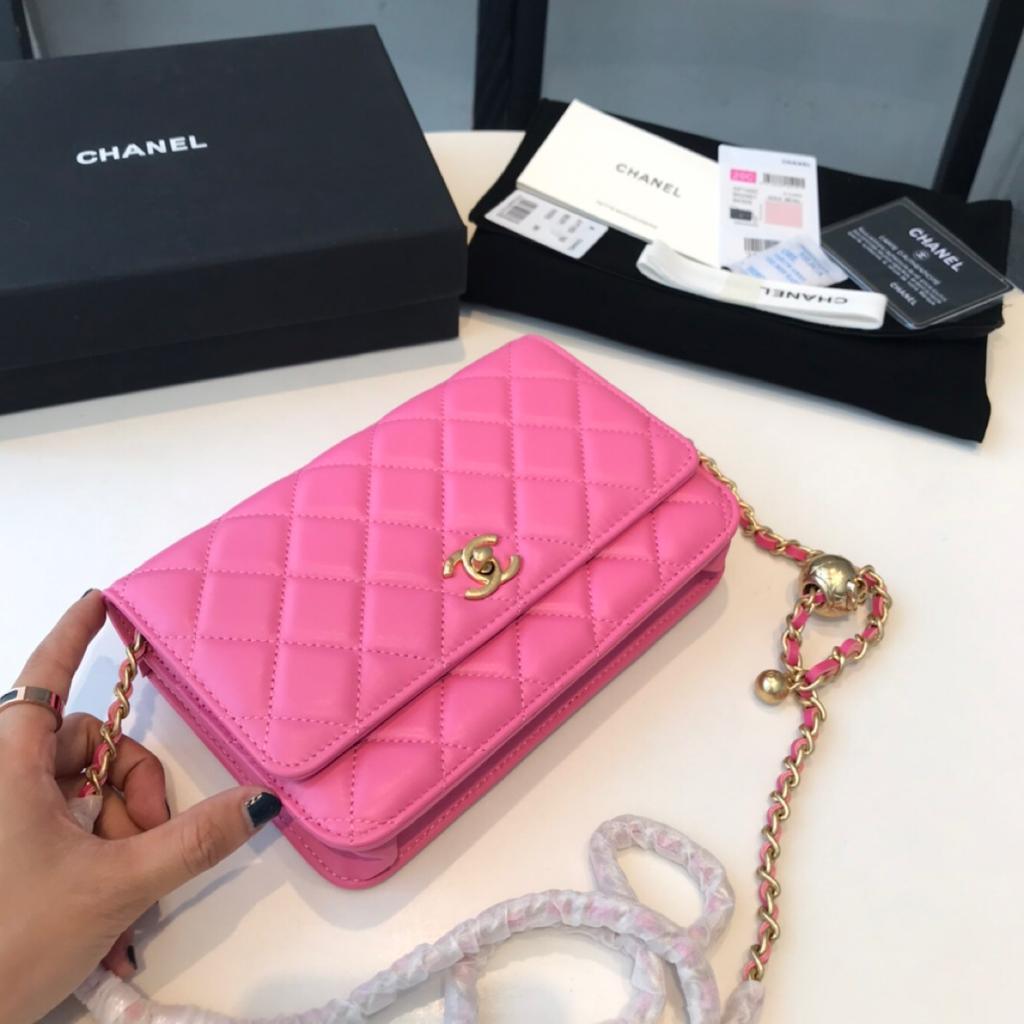 chanel-logo-wallet-on-chain-pink ohter