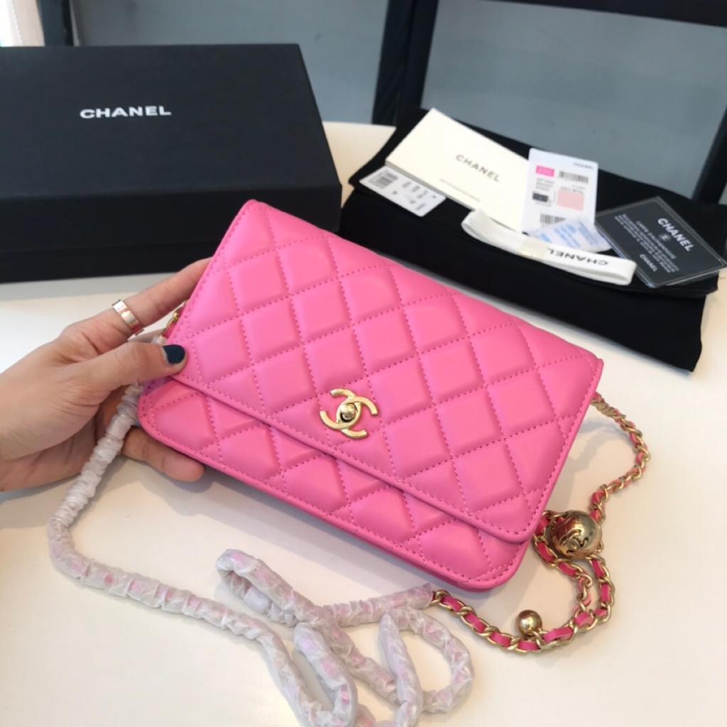 chanel-logo-wallet-on-chain-pink ohter