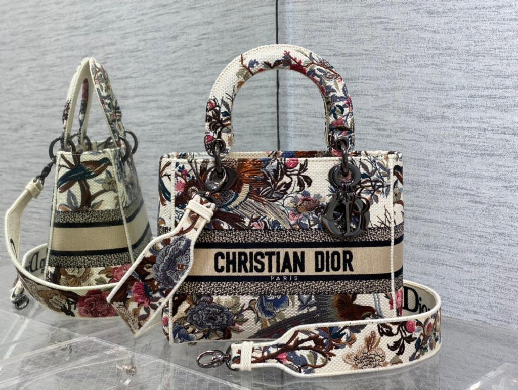 dior-medium-lady-d-lite-bag Handle