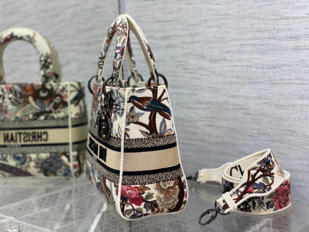 dior-medium-lady-d-lite-bag Handle