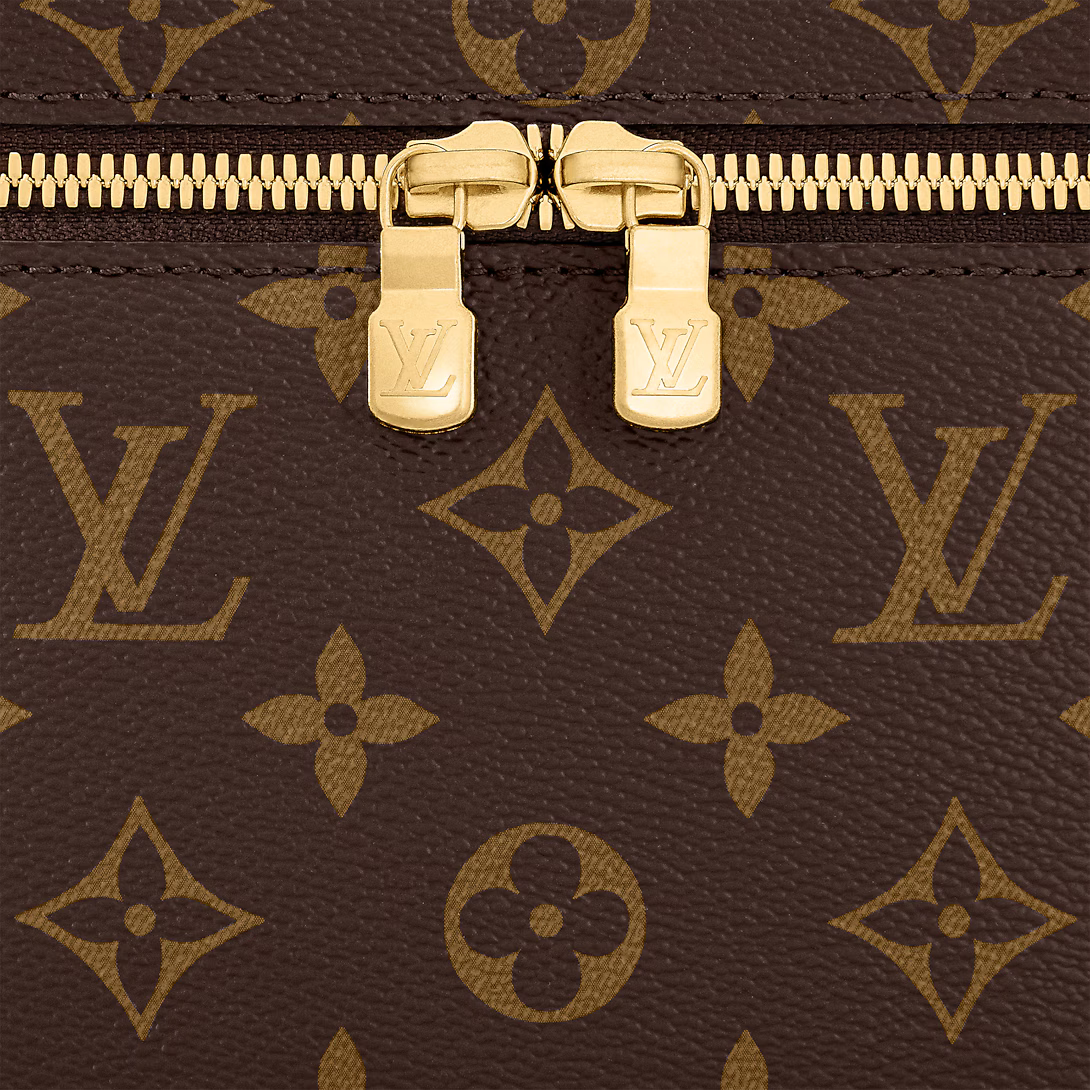 lv-toiletry-bag Handle