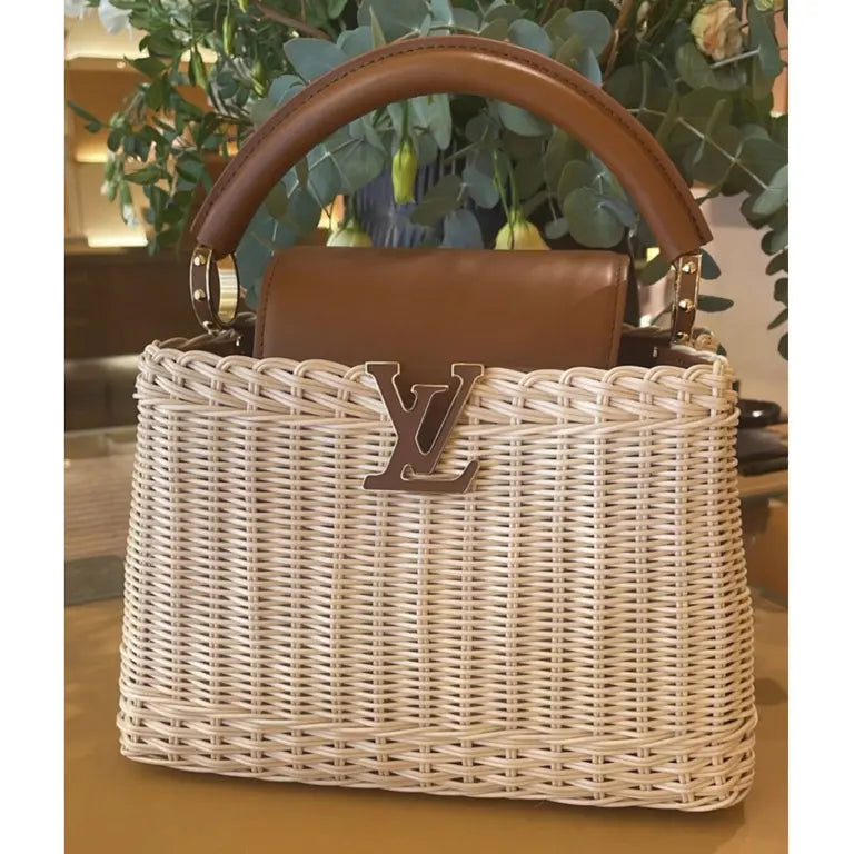 lv-capucines-mini-bag Handle