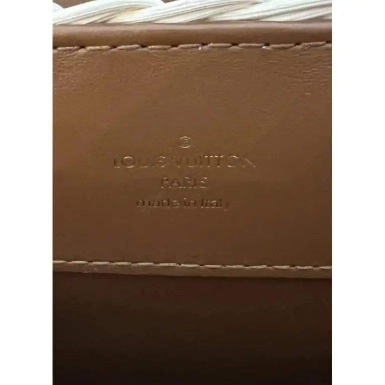 lv-capucines-mini-bag Handle